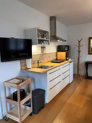 Küche/Küchenzeile in der Unterkunft 2-Raum-Appartment Nähe alte Maschienenhalle GUT Solingen, gute Anbindung ÖPNV