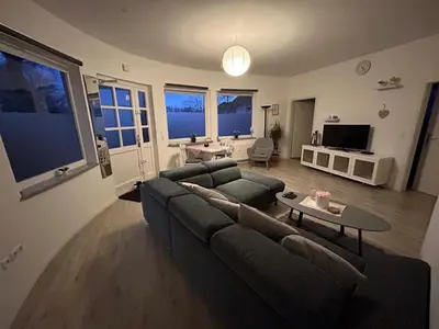 Ein Sitzbereich in der Unterkunft Rundes Bungalow mit guten Anbindungen