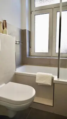 Ein Badezimmer in der Unterkunft Luxuriöse Stadtvilla Nähe Düsseldorf & Köln & Essen - Messe
