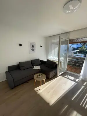 Ein Sitzbereich in der Unterkunft Zentrales, loftartiges Apartment in Lüdenscheid mit Balkon & Weitblick