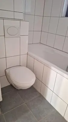 Ein Badezimmer in der Unterkunft 4 Betten Bad WC Ideal für Kurzaufenthalt