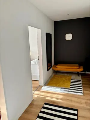 Ein Bett oder Betten in einem Zimmer der Unterkunft Olive Apartment mit Balkonen & Elektrogrill, 24h Self-Check-in, Free Parking, Netflix & WiFi, TOP Lage, Nähe KEM Kliniken