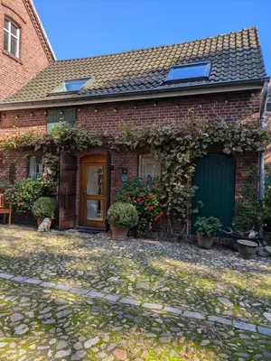 Das Gebäude in dem sich die Ferienwohnung befindet