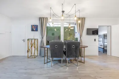 TV/Unterhaltungsangebot in der Unterkunft Aurion City - Design Apartment in Düsseldorf