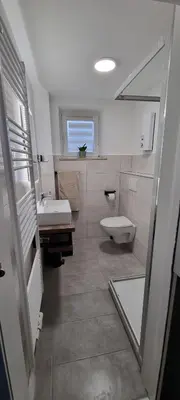 Ein Badezimmer in der Unterkunft EG-Wohnung in direkter Nähe des SG HBF