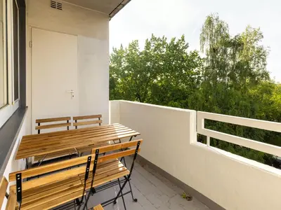 Ein Balkon oder eine Terrasse in der Unterkunft BudgetRoom 3 Schlafzimmer Workers Home