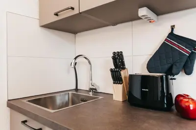 Küche/Küchenzeile in der Unterkunft ATLAS Apartment 6 Oberhausen, 3 Zimmer, Nähe Bahnhof, Westfield Centro