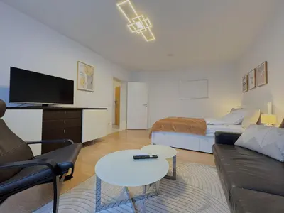 TV/Unterhaltungsangebot in der Unterkunft Dein Apartment mit Queensize Bett im Erdgeschoss