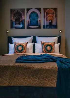 Ein Bett oder Betten in einem Zimmer der Unterkunft Deluxe Suite Hafennah