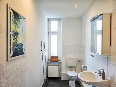 Ein Badezimmer in der Unterkunft Wuppertal nähe DUS, 2 Bedrooms, Parking