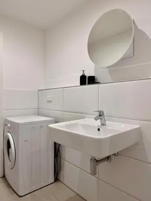 Grundriss der Unterkunft Modern, bright apartment for individuals & groups