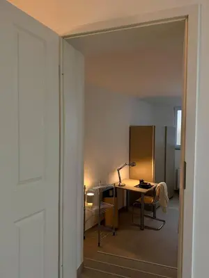 Grundriss der Unterkunft Modern, bright apartment for individuals & groups