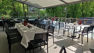 Ein Restaurant oder anderes Speiselokal in der Unterkunft Hotel Restaurant Passmann
