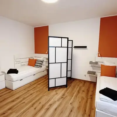 Case 3 BR 6 P Parking & Privat-Entry