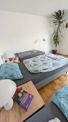 Ein Bett oder Betten in einem Zimmer der Unterkunft Conny City Balcony Apartment 75m2 6 Guests