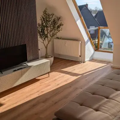 Komplett renovierte Design-Wohnung in Stadtnähe