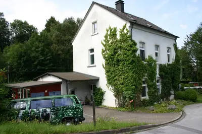 Das Gebäude in dem sich die Ferienwohnung befindet