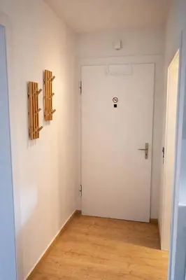 Grundriss der Unterkunft Modern City Apartment with 3 Beds & Smart TV