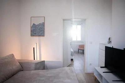 TV/Unterhaltungsangebot in der Unterkunft Design Apartment - Solingen-Mitte - Balkon