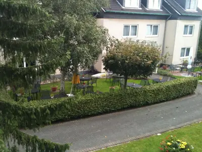 Ein Garten an der Unterkunft Hotel Restaurant Fischer
