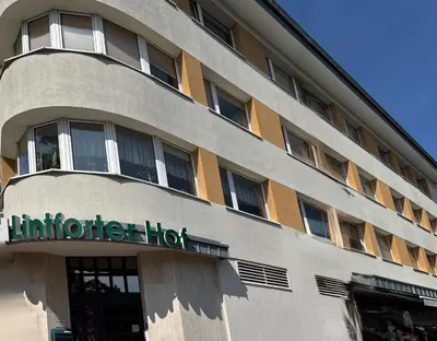 Das Gebäude in dem sich das Hotel befindet