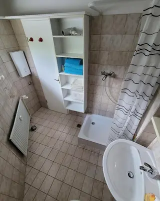 Ein Badezimmer in der Unterkunft Messezimmer am Thewissenweg