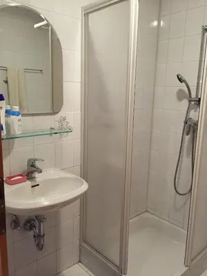 Ein Badezimmer in der Unterkunft 4-Zimmer Apartment auf Resthof