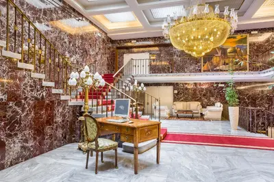 Ein Sitzbereich in der Unterkunft Hotel Unique Dortmund Hauptbahnhof