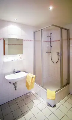 Ein Badezimmer in der Unterkunft Hotel Am Quellberg