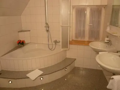 Ein Badezimmer in der Unterkunft Elektro-Hotel Rosenhaus GmbH