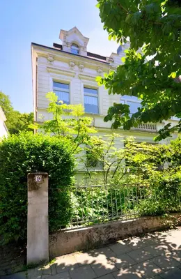 Ein Garten an der Unterkunft Apartment Essen- Bredeney
