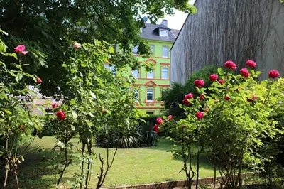Ein Garten an der Unterkunft Ferienwohnung Hardtblick
