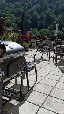 Ein allgemeiner Bergblick oder ein Berglick von der Ferienwohnung aus