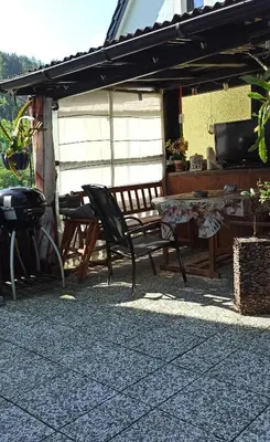Das Gebäude in dem sich die Ferienwohnung befindet