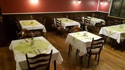 Ein Restaurant oder anderes Speiselokal in der Unterkunft Hotel Kölner Hof