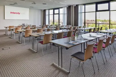 Der Geschäftsbereich oder Konferenzraum in der Unterkunft IntercityHotel Duisburg