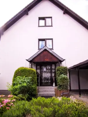 Das Gebäude in dem sich die Pension befindet