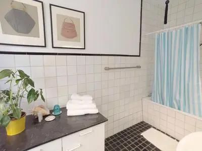 Ein Badezimmer in der Unterkunft Epic Location