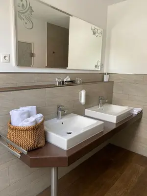 Ein Badezimmer in der Unterkunft Hotel Alt Westerholt