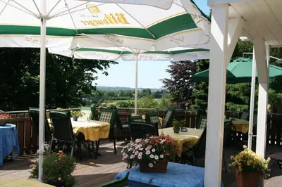 Ein Garten an der Unterkunft Hotel Wuppertaler Hof