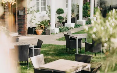 Ein Garten an der Unterkunft Pension-Sendis