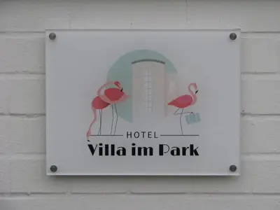 Ein Zertifikat, Auszeichnung, Logo oder anderes Dokument, das in der Unterkunft Hotel Villa im Park ausgestellt ist