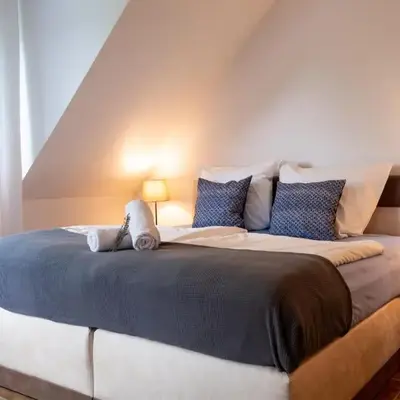 Helles Appartement mit eigenem Stellplatz