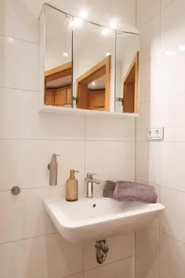 Ein Badezimmer in der Unterkunft Modernes 3-Zimmer Apartment für 5 Personen nahe Messe Düsseldorf