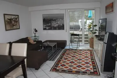 Ein Sitzbereich in der Unterkunft 2 Zimmer Wohnung Wuppertal mit eigenen Terrasse