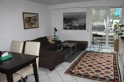 Ein Sitzbereich in der Unterkunft 2 Zimmer Wohnung Wuppertal mit eigenen Terrasse