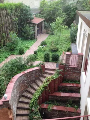Ein Garten an der Unterkunft Moderne 2-3 Zimmer Wohnungen, ideal für Geschäftsreisende und Monteure in Essen