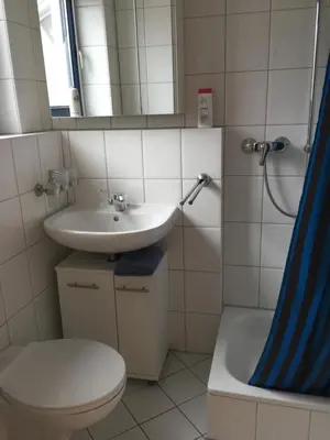 Ein Badezimmer in der Unterkunft Kleine Wohnung mit Terrasse