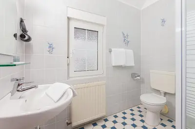 Ein Badezimmer in der Unterkunft Hotel Landgasthof Hölzer