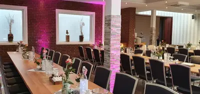Ein Restaurant oder anderes Speiselokal in der Unterkunft AKZENT Hotel Merfelder Hof